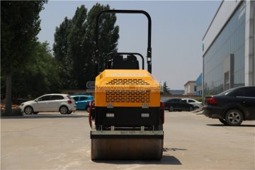 作为小型压路机的操作员，需要牢记哪些操作规