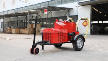 小型沥青道路灌缝机是这样来消除裂缝的