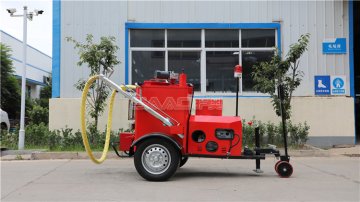 沥青灌缝机修补路面速度快，养护路面更省心！